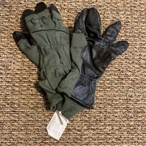 Authentic army gloves